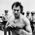 En los años setenta, el actor Clint Eastwood cimentó su fama de hombre rudo, muy viril y sexy