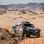 Carlos Sainz y Lucas Cruz, con su Mini X-Raid del JCW Team