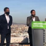 El presidente de Vox, Santiago Abascal, junto al diputado de Vox en el Congreso, Ignacio Garriga, en el acto de presentación del lema y programa del partido para la campaña del 14FEUROPA PRESS22/12/2020