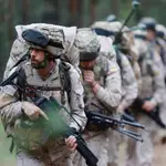 Operativos del cuerpo de Infantería de Marina del Ejército español participan en las maniobras en el ejercicio marítimo anual BALTOPS de la OTAN, en Lilaste, Letonia.