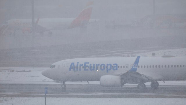 Un avión de la compañía Air Europa en el Aeropuerto de Madrid-Barajas Adolfo Suárez