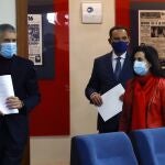 El ministro de Interior, Fernando Grande-Marlaska (i), junto al ministro de Transportes, José Luis Ábalos y la titular de Defensa, Margarita Robles