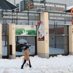 Aspecto que presentaba ayer el colegio María Vírgen de Madrid