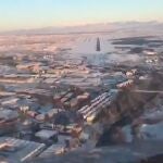 Imagen del vídeo publicado por la cuenta de Twitter @controladores del aterrizaje de un avión en el aeropuerto de Barajas