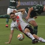 Rafael Santos Borré con River Plate.