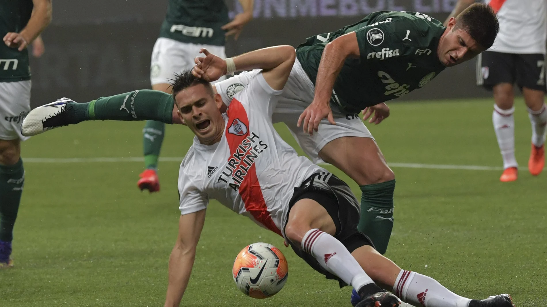 Rafael Santos Borré con River Plate.