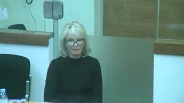 Corinna Larsen declara como testigo