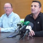 Manolo Alcalá, concejal de Sanidad, Pepe Cano, concejal de Participación Ciudadana, y Bernabé Cano, alcalde de La Nucía. LA RAZÓN