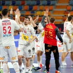 Los jugadores españoles celebran la victoria ante Polonia