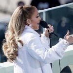 Washington (United States), 20/01/2021.- Jennifer Lopez performs during the inauguration of Joe Biden as US President in Washington, DC, USA, 20 January 2021. Biden won the 03 November 2020 election to become the 46th President of the United States of America. (Estados Unidos) EFE/EPA/Greg Nash / POOL