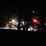 Los bomberos de Mendon y personal de emergencia en el lugar del accidente