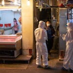Los centros de cuarentena de China comenzaron la semana pasada a usar test anales en busca de COVID-19