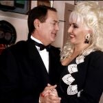 POSADO EXCLUSIVO DEL EX BOXEADOR PEDRO CARRASCO CON SU MUJER LA PELUQUERA Y EMPRESARIA RAQUEL MOSQUERA DURANTE LAS NAVIDADES 1996