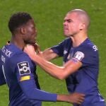 Loum N'Diaye y Pepe protagonizaron un momento de gran tensión.