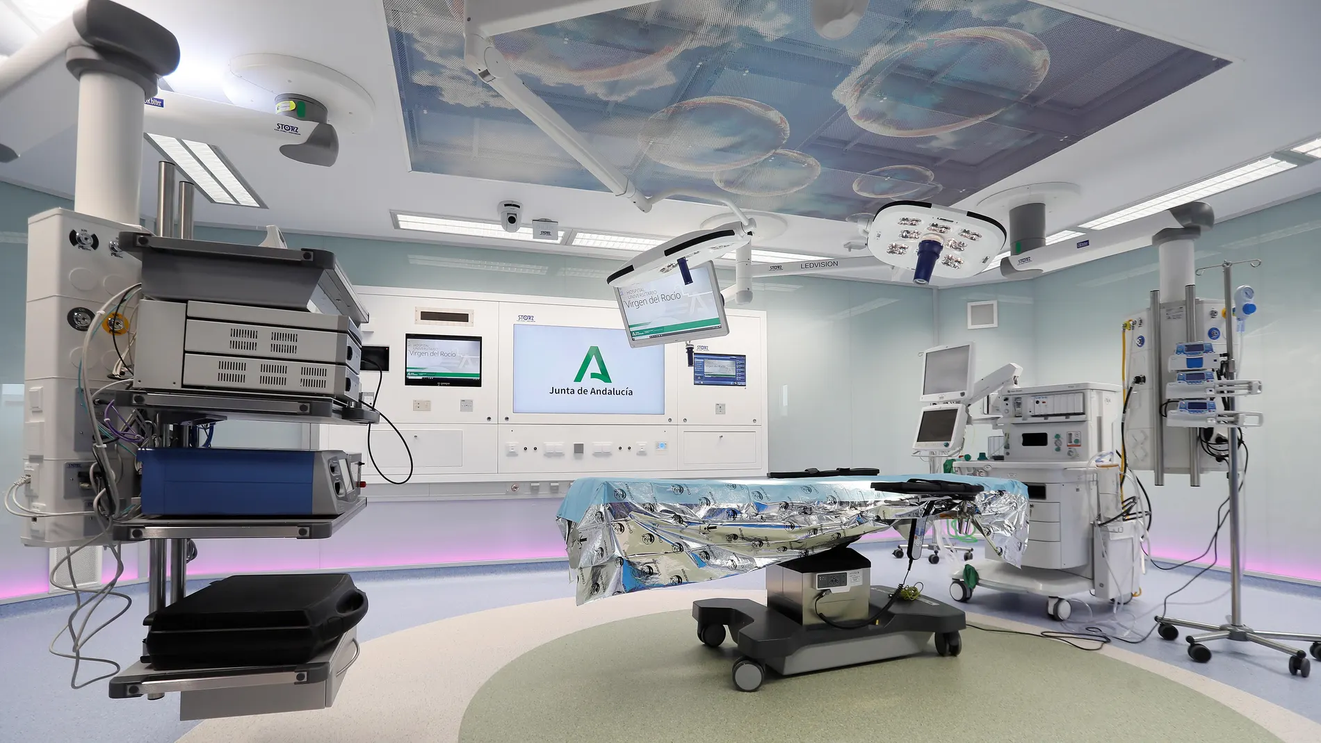 Un quirófano de las nuevas instalaciones del Hospital Infantil Virgen del Rocío de Sevilla.