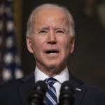 El presidente Biden continúa la cooperación militar con Marruecos (AP Photo/Evan Vucci)