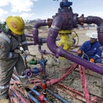 La producción de petróleo ha bajado un 10% en 2020 y hasta las grandes firmas creen que no se recuperará