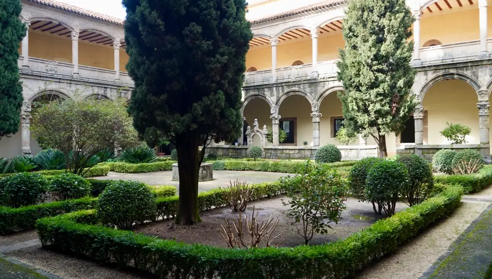 Claustro renacentista del monasterio de Yuste.
