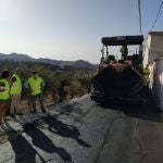 El diputado provincial y el alcalde de Huércal-Overa visitan obras en caminos rurales en una imagen de archivo