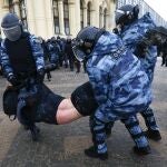 Tan solo el domingo fueron detenidas más de 5.000 personas durante las protestas en apoyo de Alexei Navalni