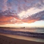 Atardecer en las Rías Bajas, en la playa de Samil en Vigo.
