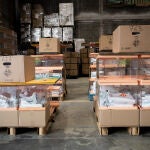 Material electoral para los próximos comicios de Cataluña en un almacén del Ayuntamiento de Barcelona