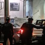 El exgobernador del estado mexicano de Puebla, Mario Marín (2005-2011), es llevado a las oficinas de la Fiscalía General de la República (FGR) en su delegación de Acapulco