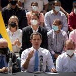 El presidente interino Juan Guaidó este jueves durante una rueda de prensa en Caracas