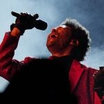 The Weeknd durante el espectáculo el partido de la Super Bowl, entre los Kansas City Chiefs y los Tampa Bay Buccaneers, el domingo 7 de febrero de 2021, en Tampa, Florida. (AP Photo/David J. Phillip)