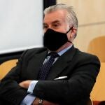 El extesorero del PP Luis Bárcenas sentado en el banquillo de los acusados