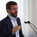 El presidente del Partido Popular, Pablo Casado interviene durante un acto de campaña del PP para las elecciones catalanas