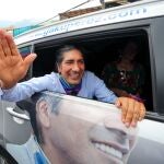 El candidato a la presidencia de Ecuador Yaku Perez llega a los exteriores del Centro de Procesamiento Electoral del CNE, en Quito