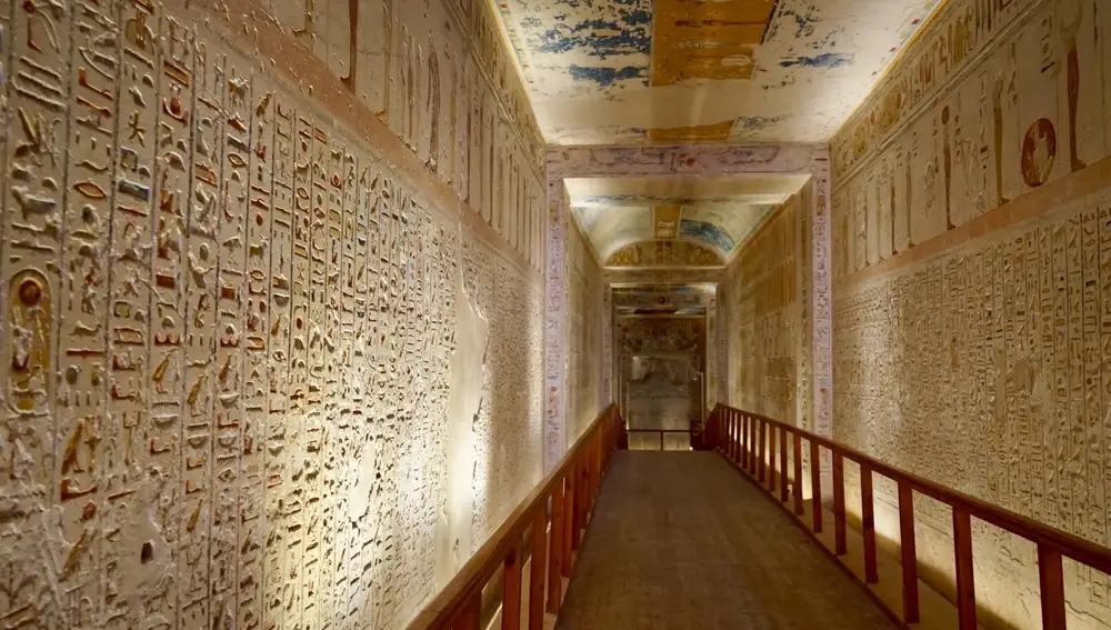 Diversos mensajes en las entradas de las tumbas avisaban al ladrón de que sería maldecido en el caso de que robara sus tesoros.