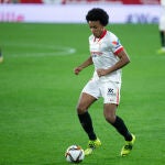 Jules Koundé con el Sevilla.