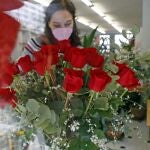Vista de los arreglos florales en una tienda de Madrid