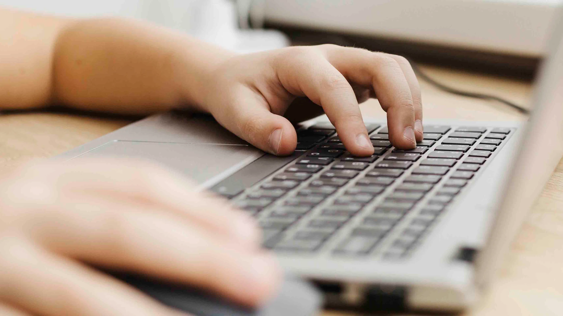 La adicción a las nuevas tecnologías constituye una de las principales preocupaciones del nuevo Instituto de Estudios de las Adicciones IEA-CEU de la Universidad CEU San Pablo | Fuente: CEU