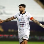 Éver Banega con el Al-Shabab.