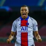Mbappé celebra su segundo gol