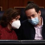 Carmen Calvo y Pablo Iglesias, ayer en el Congreso de los Diputados