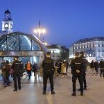 Ambiente de policia en la Puerta del Sol el dia despues de la manifestacion contra la encarcelacion del rapero Hasel con numerosos disturbios en la misma.