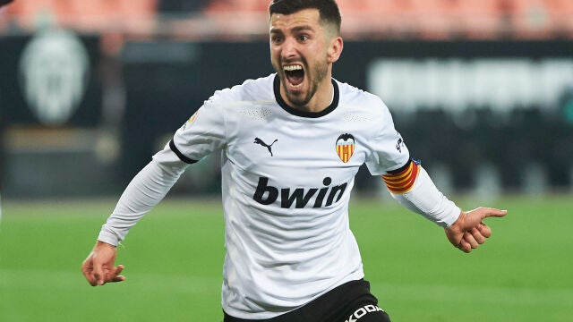 José Luis Gayà con el Valencia.