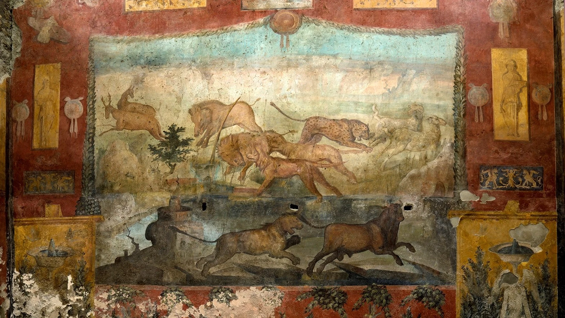Fresco restaurado en la ciudad de Pompeya con escenas de caza y paisajes egipcios.