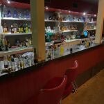 El condenado pagó varias consumiciones con billetes falsos en un pub de Dénia