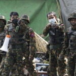 Militares birmanos dispersan una manifestación prodemocracia en Yangon en marzo pasado