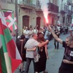 El preso de ETA Xabier Ugarte homenajeado a su llegada a la localidad guipuzcoana de Oñate tras salir de la cárcel