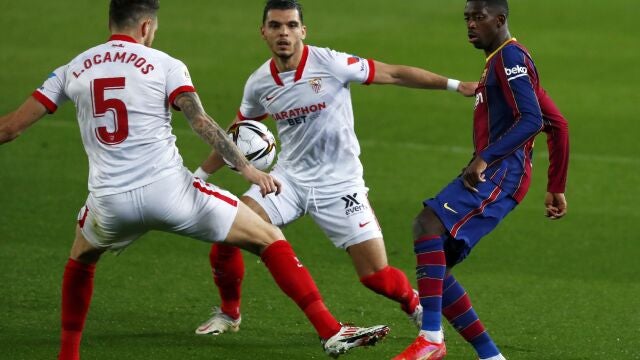 Lucas Ocampos con el Sevilla frente al Barcelona.