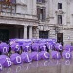 Front Abolicionista País Valencià exige en la plaza del Ayuntamiento de València la abolición de la prostitución