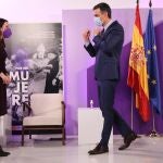El presidente, Pedro Sánchez, y la ministra de Igualdad, Irene Montero, han protagonizado hoy su primer acto juntos desde la formación de Gobierno con motivo del Día Internacional de la Mujer.