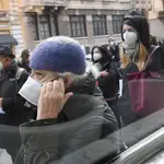 Profesores reciben la vacuna contra la covid-19 en Milán