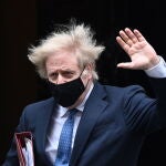 El «premier» británico, Boris Johnson, a su salida ayer del número 10 de Downing Street